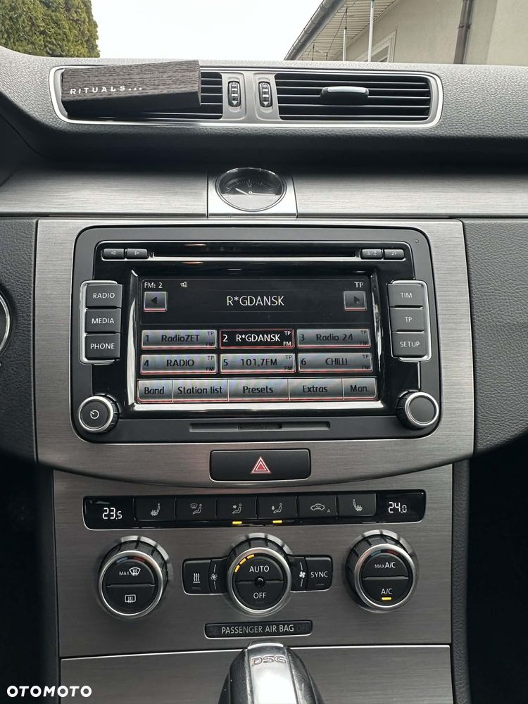 Volkswagen Passat 2.0 TDI 4Motion DSG BlueMotion Tech R-Line - 25