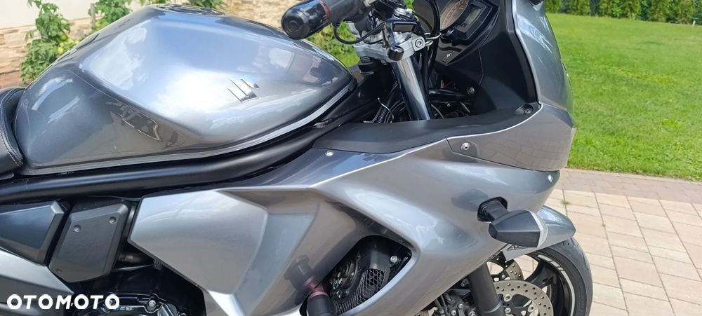 Suzuki GSX - 29