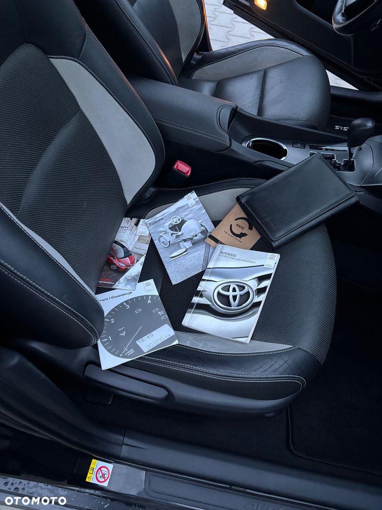 Toyota Avensis 2.0 Premium MS - 17