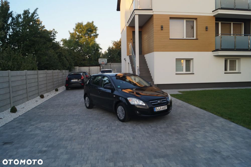 Kia Ceed - 29