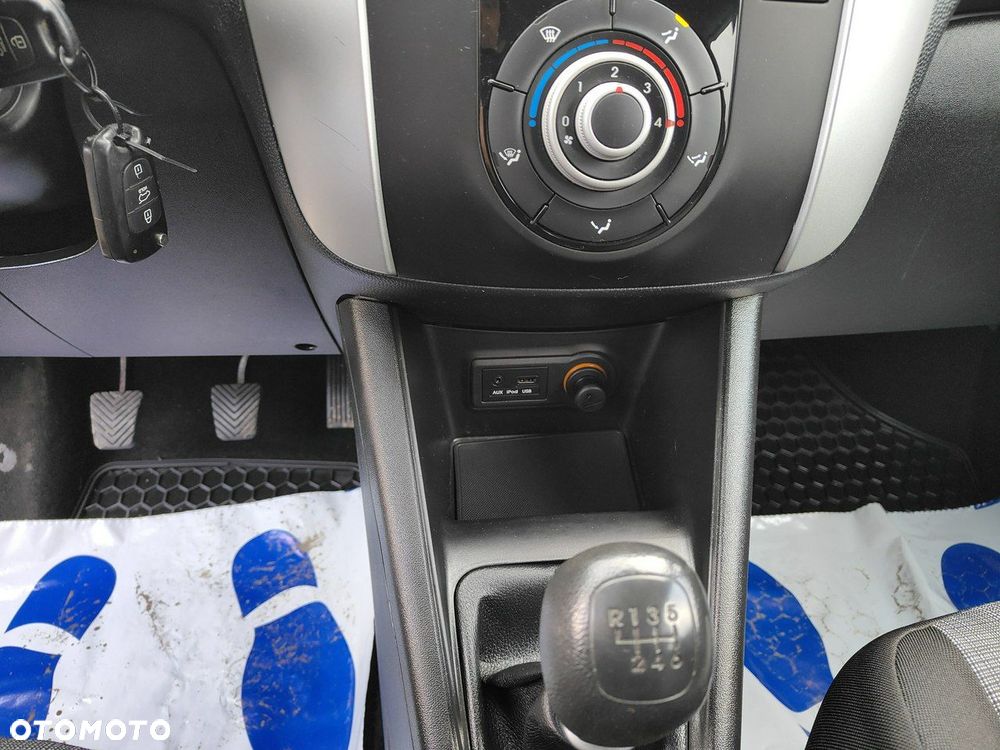 Kia Venga - 12