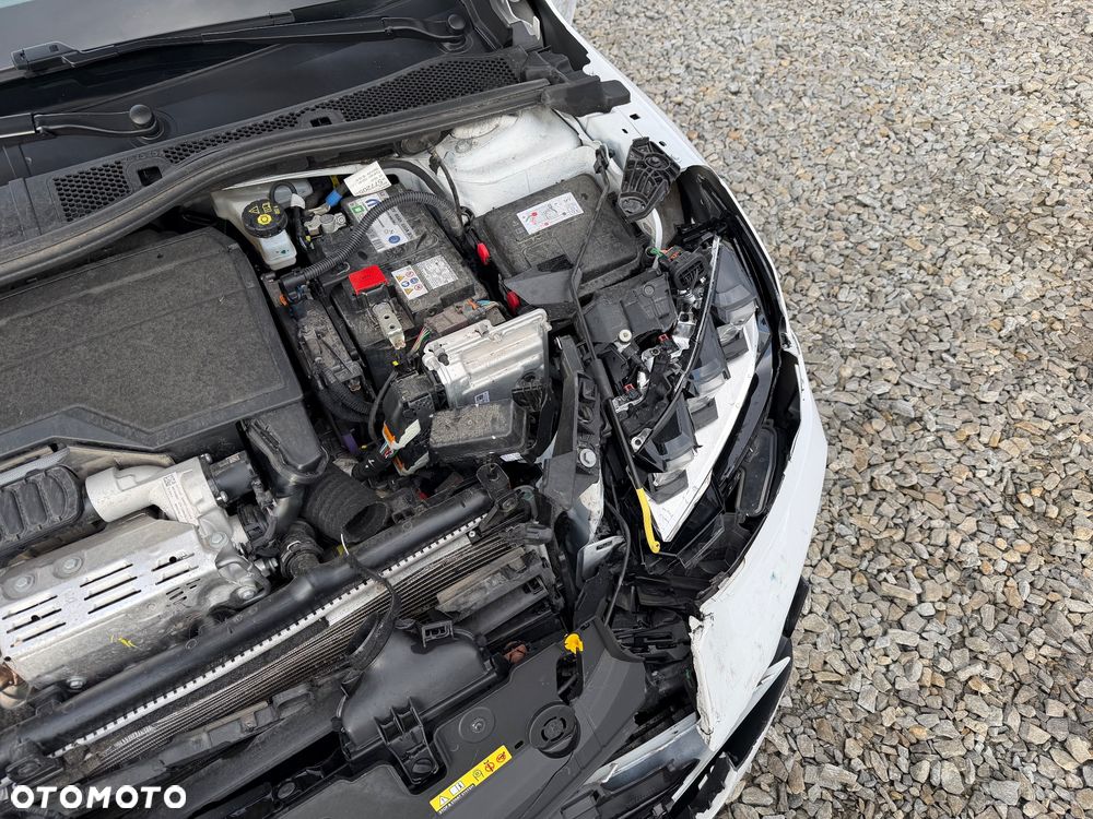 Peugeot 208 1.2 mHEV GT - 14