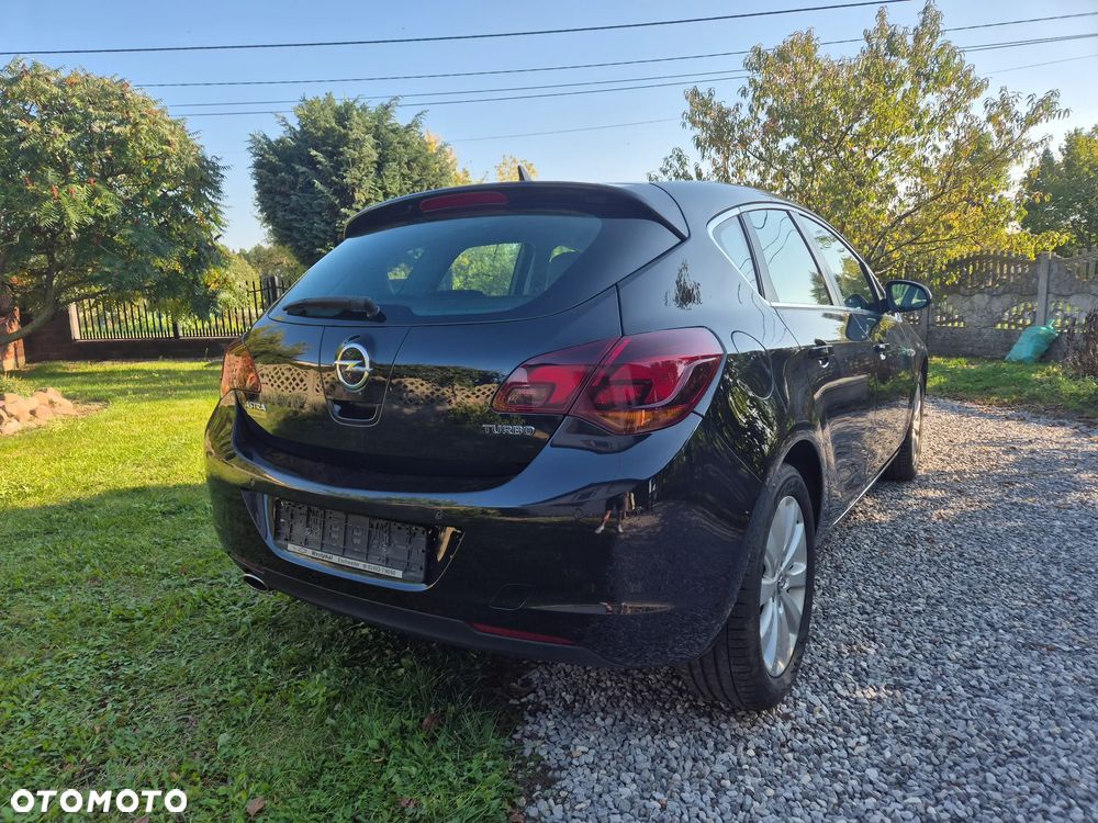 Opel Astra 1.6 Turbo Cosmo - 17