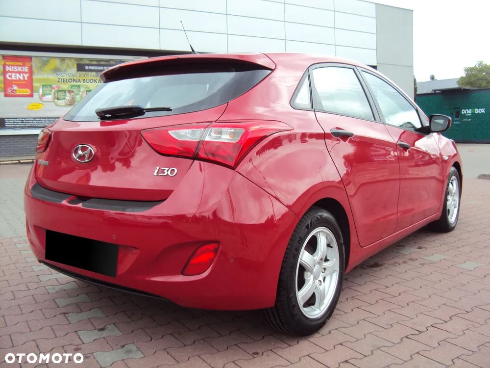 Hyundai i30 blue 1.4 Passion - 11