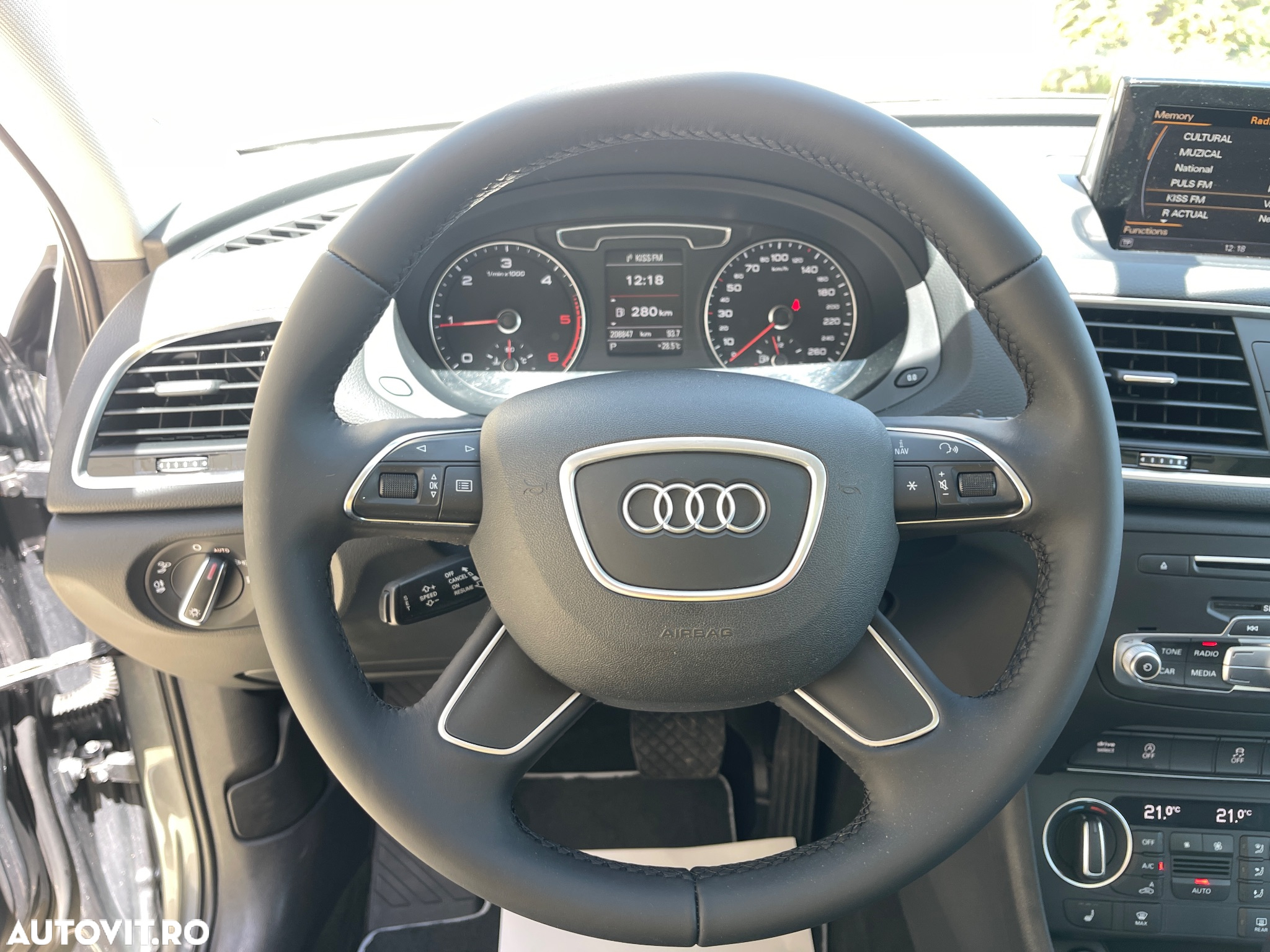 Audi Q3 2.0 TDI Quattro S tronic design - 36
