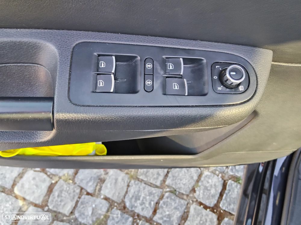 VW Sharan 2.0 TDI Highline DSG - 39