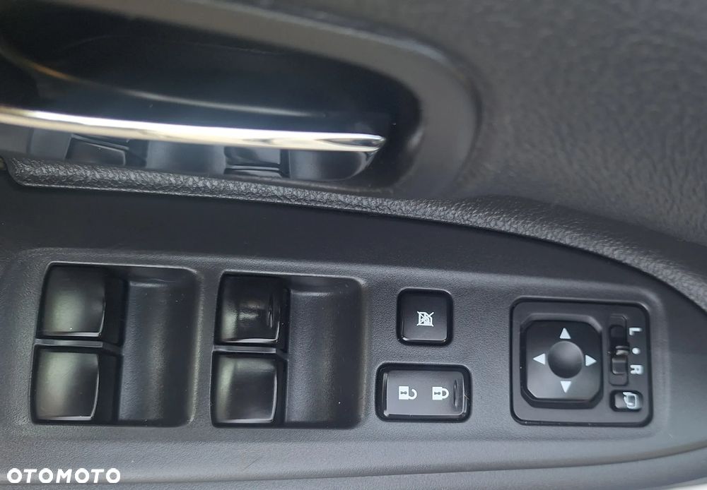 Mitsubishi Outlander 2.0 4WD Plug-In Hybrid - 22