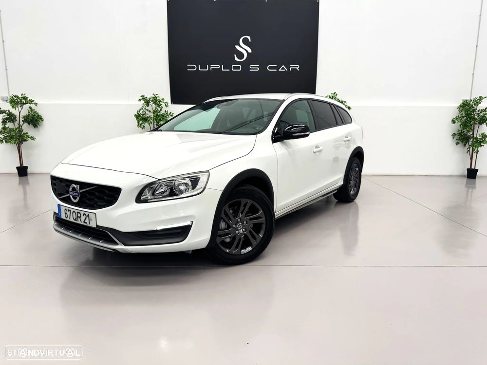 Volvo V60 2.0 D4 Momentum - 1