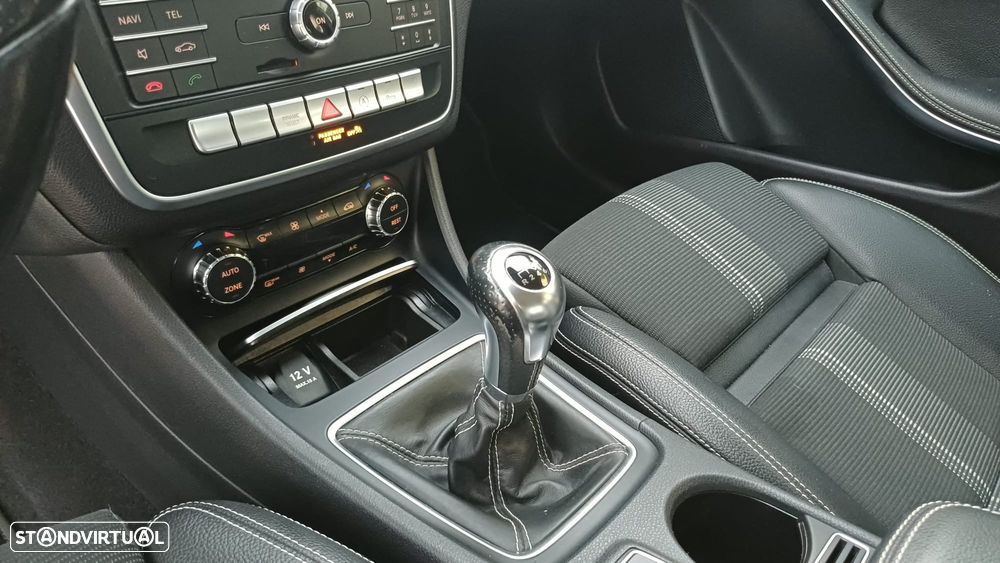 Mercedes-Benz GLA 180 d Urban - 17
