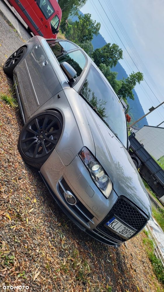 Audi A4 Limousine - 1