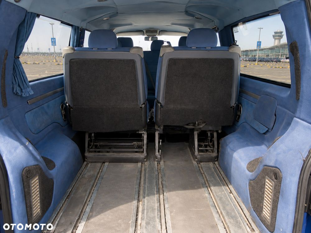 Volkswagen Multivan - 11