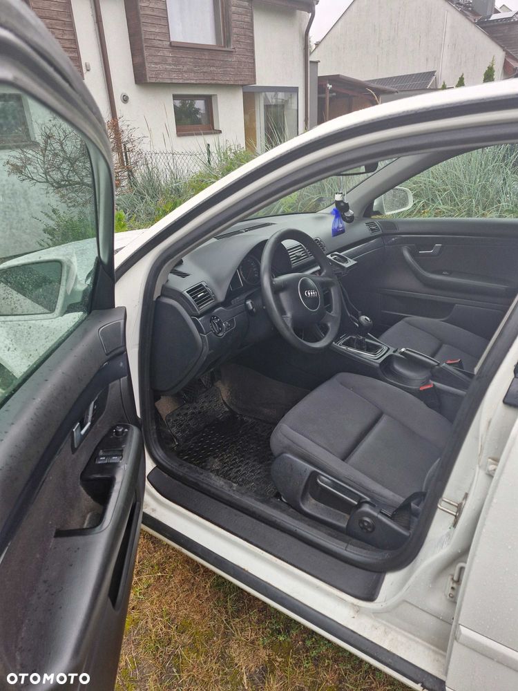 Audi A4 Avant - 4