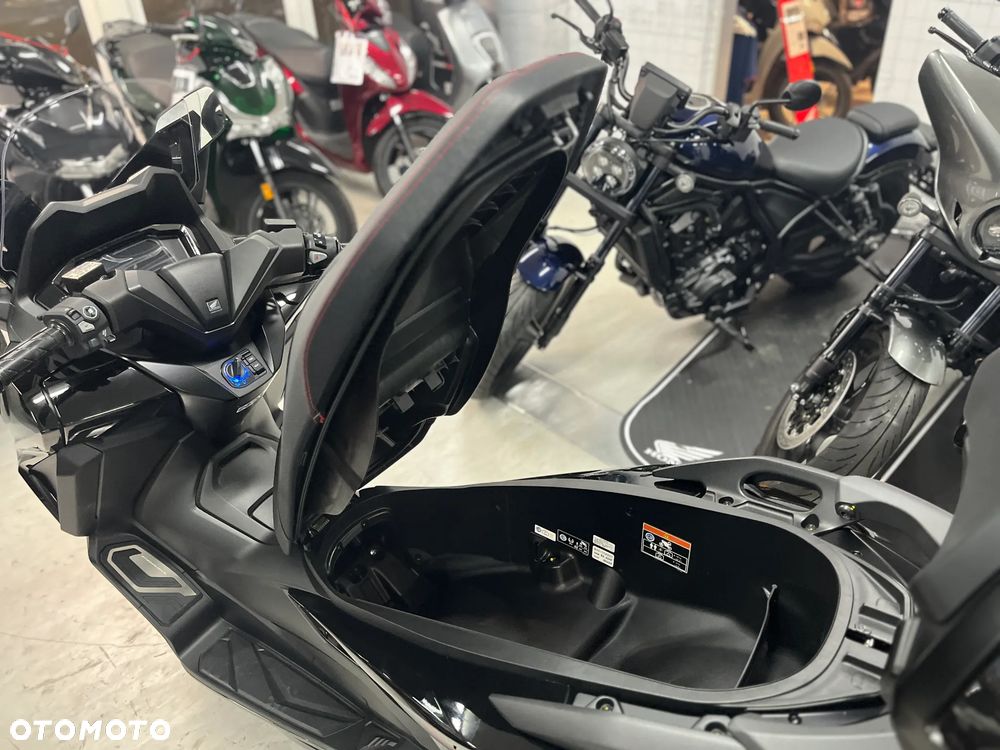 Honda NSS - 19