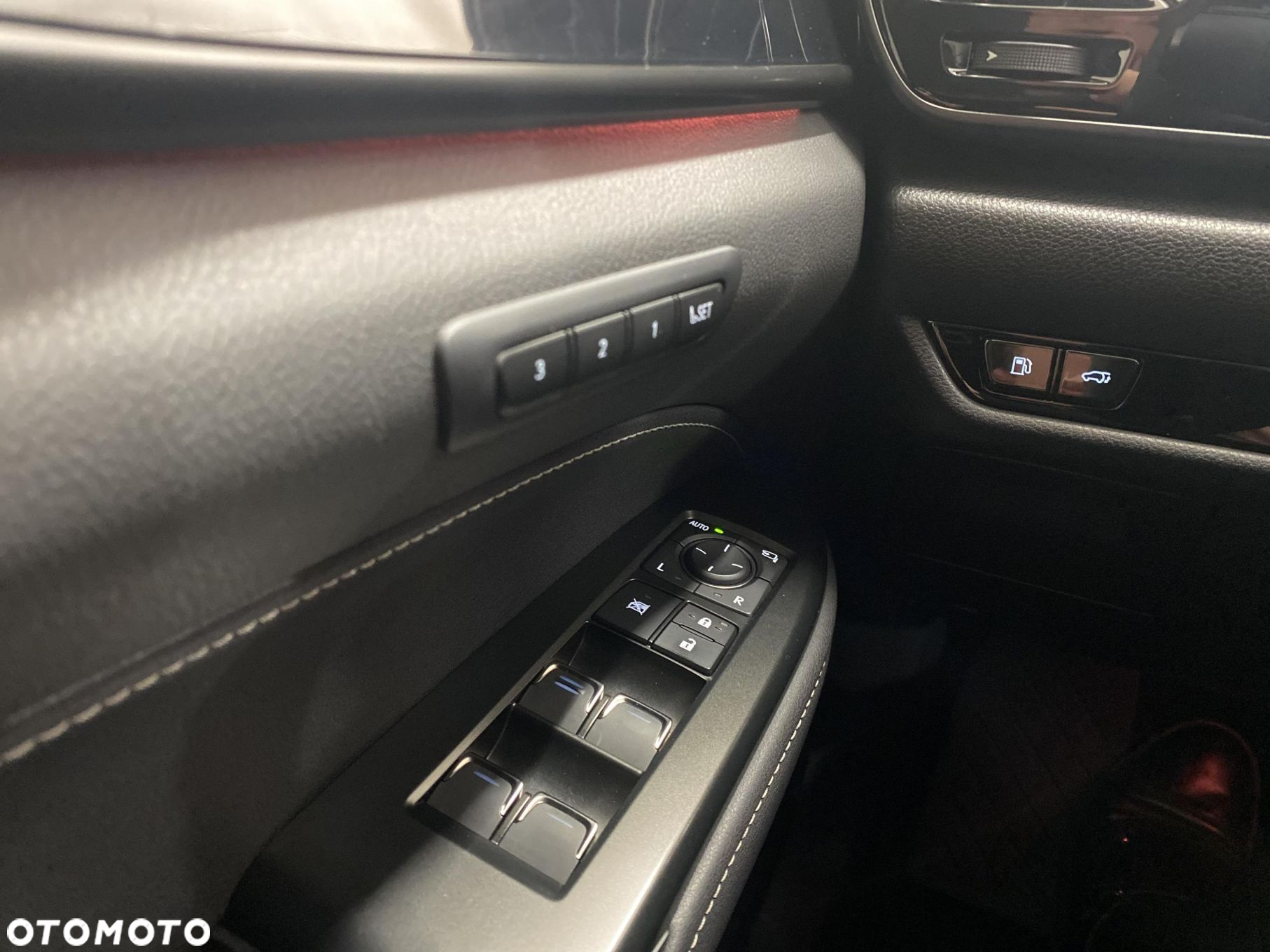 Lexus NX - 14