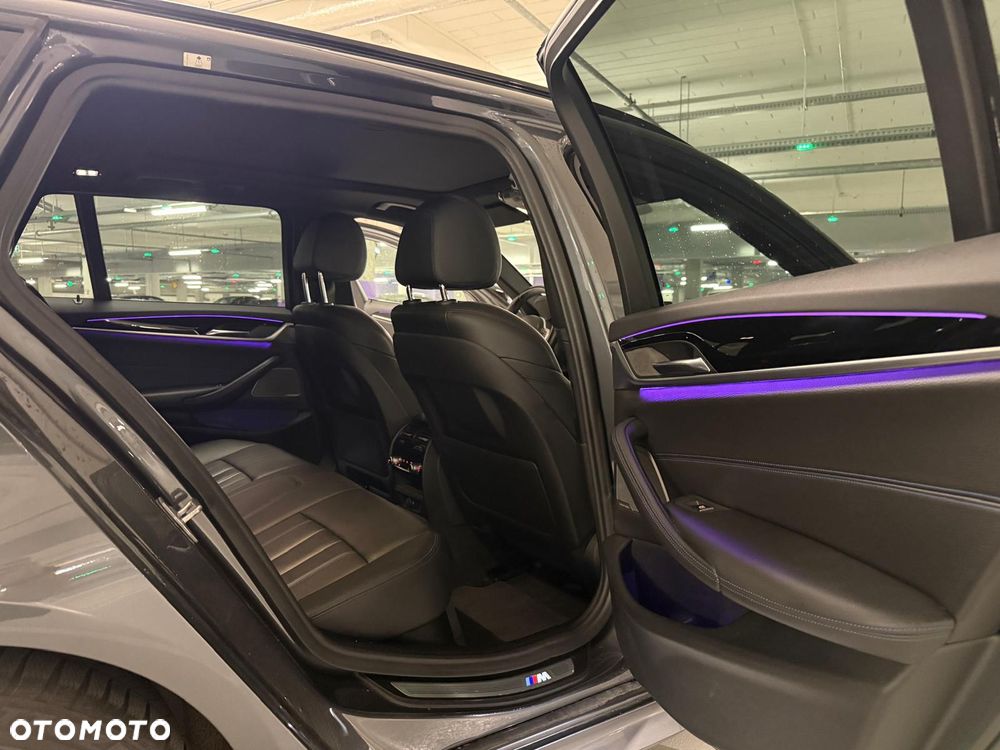 BMW Seria 5 M550d xDrive - 35