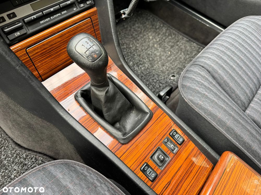 Mercedes-Benz W124 (1984-1993) - 34