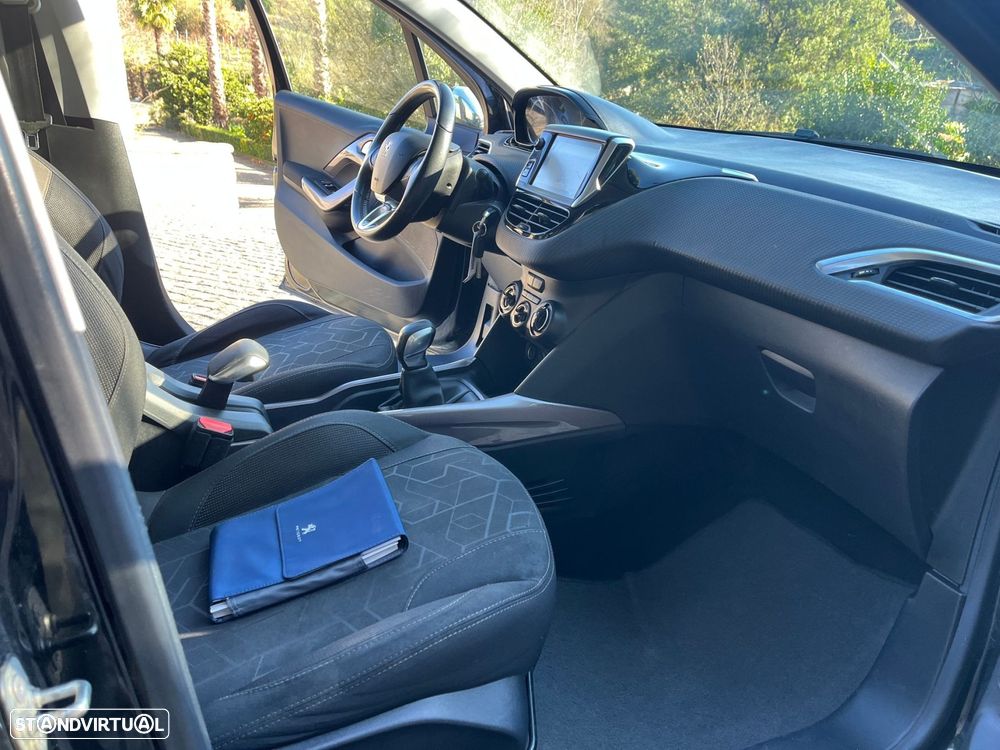 Peugeot 2008 1.2 PureTech Style - 8