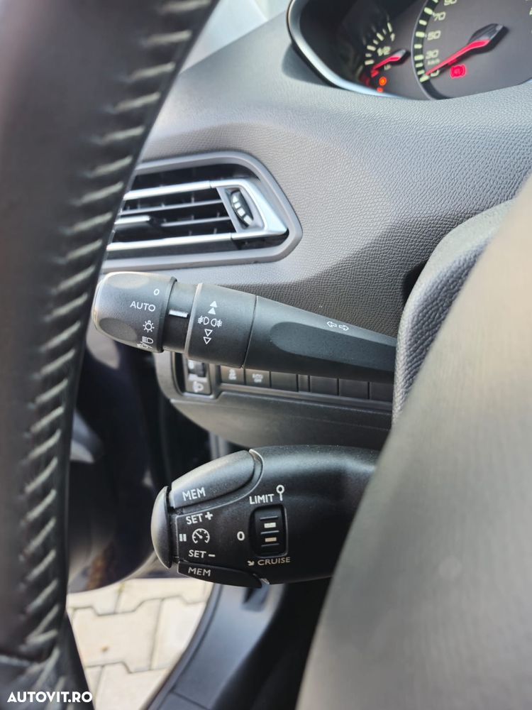 Peugeot 308 BlueHDi FAP 120 Stop&Start Style - 13