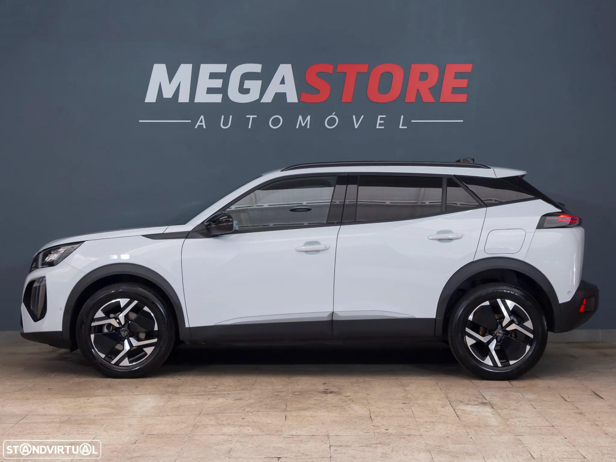 Peugeot 2008 1.2 PureTech Allure - 4