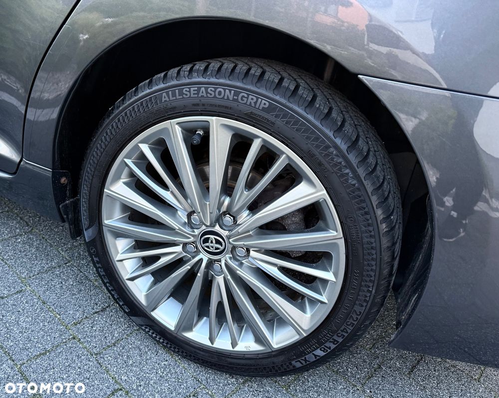 Toyota Avensis Touring Sports 1.8 Executive - 28