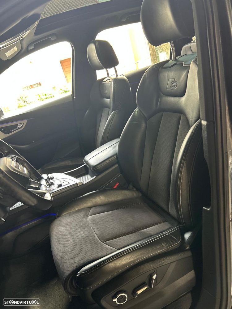 Audi Q7 3.0 TDI quattro S-line Tiptronic 7L - 27