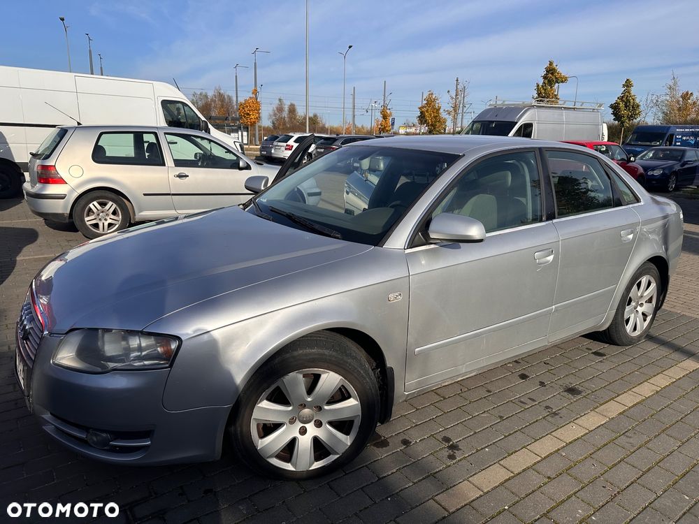 Audi A4 Limousine - 10