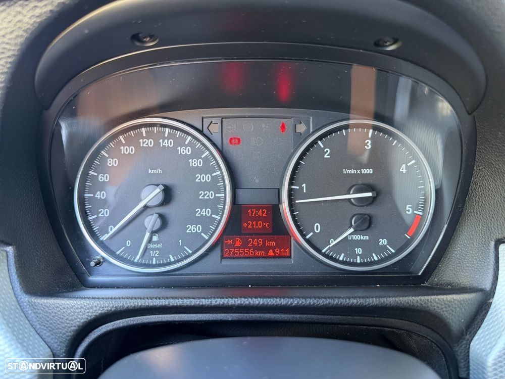 BMW 318 d Navigation Sport - 14