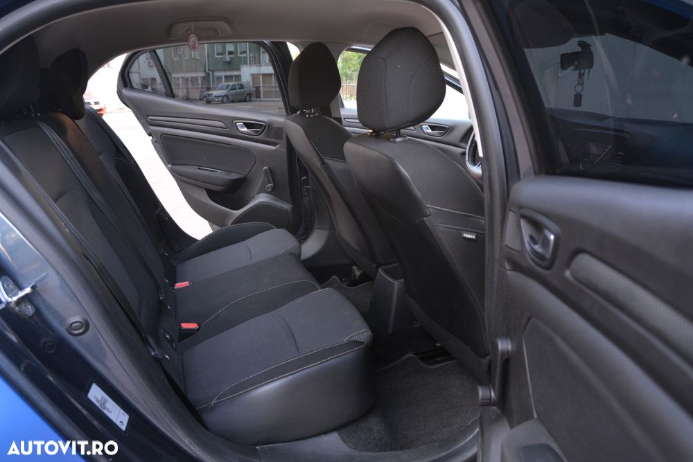 Renault Megane ENERGY TCe 100 EXPERIENCE - 9