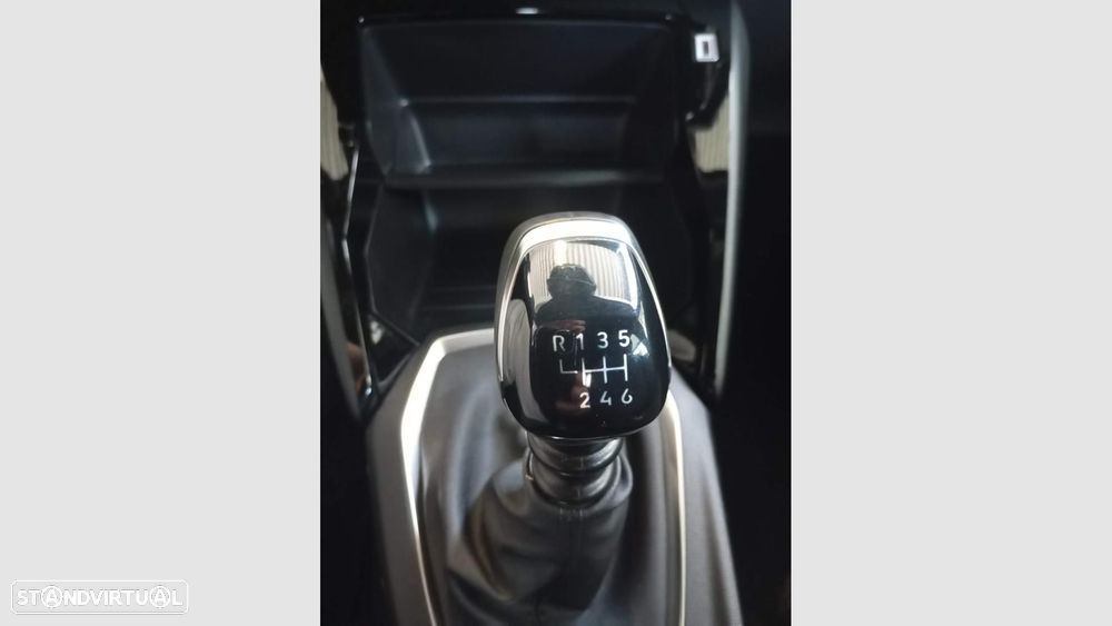 Peugeot 2008 2025 photo 4
