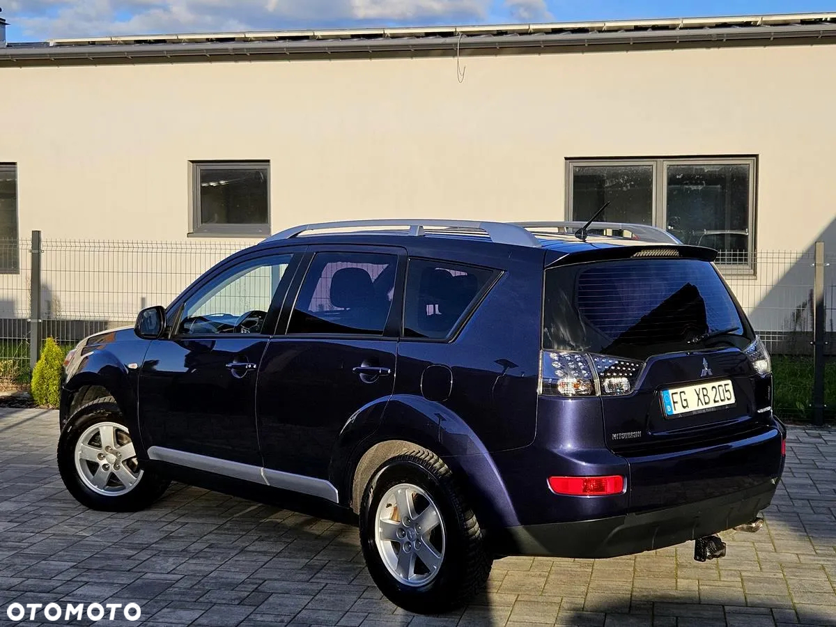 Mitsubishi Outlander 2.4 4WD Inform - 9