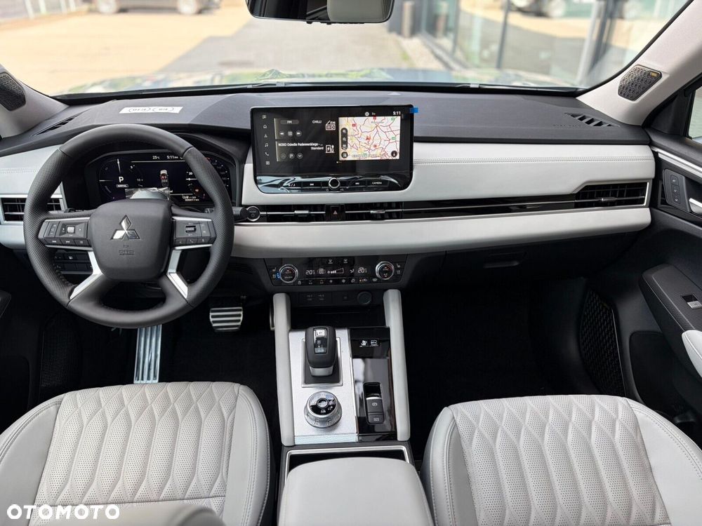 Mitsubishi Outlander - 15