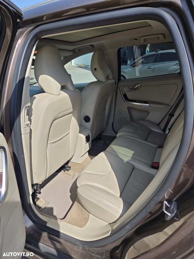 Volvo XC 60 D4AWD Summum - 12