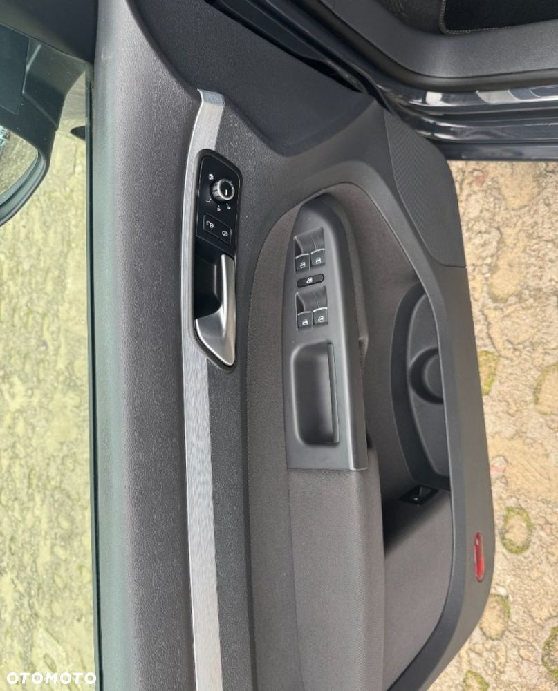 Volkswagen Touran - 14