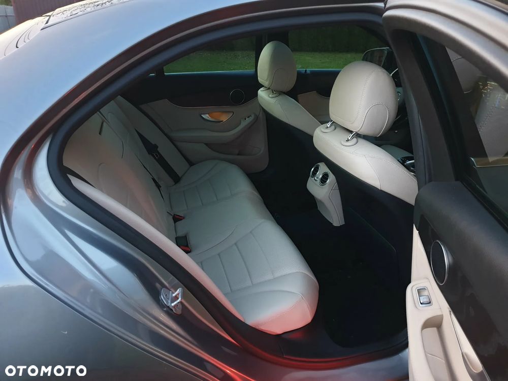 Mercedes-Benz Klasa C 300 7G-TRONIC AMG Line - 11