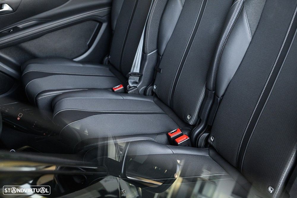 Peugeot 5008 1.2 PureTech GT EAT8 - 19
