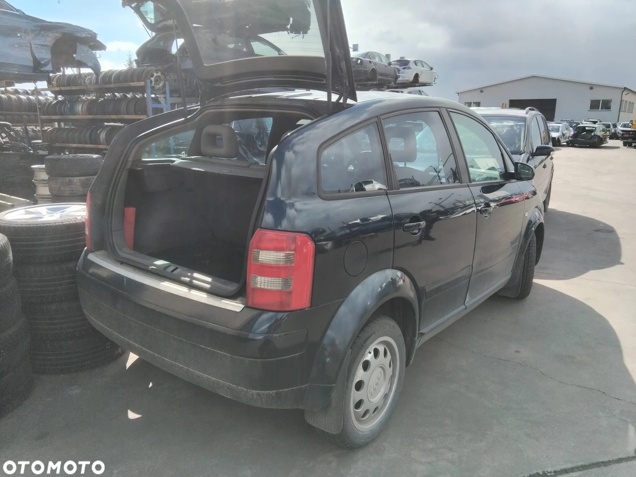 Audi A2 z silnikiem 1,4 tdi ozn. AMF I skrzynią EWQ lakier LZ5Q - 2