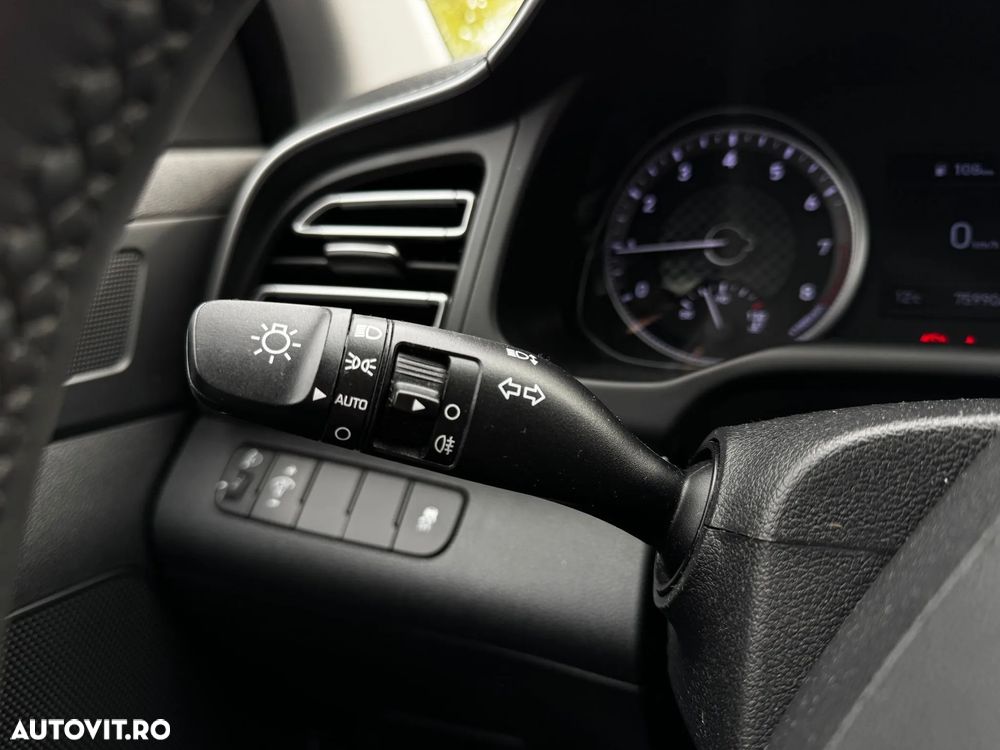 Hyundai Elantra - 20