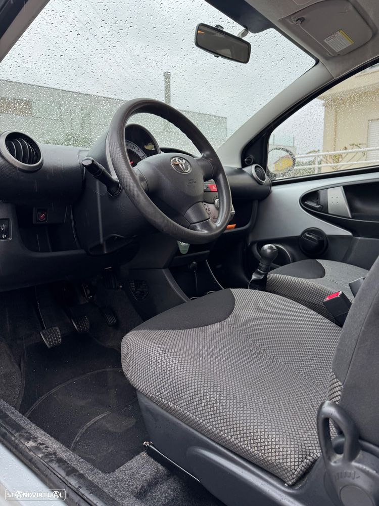 Toyota Aygo 1.0 + AC+VSC - 8