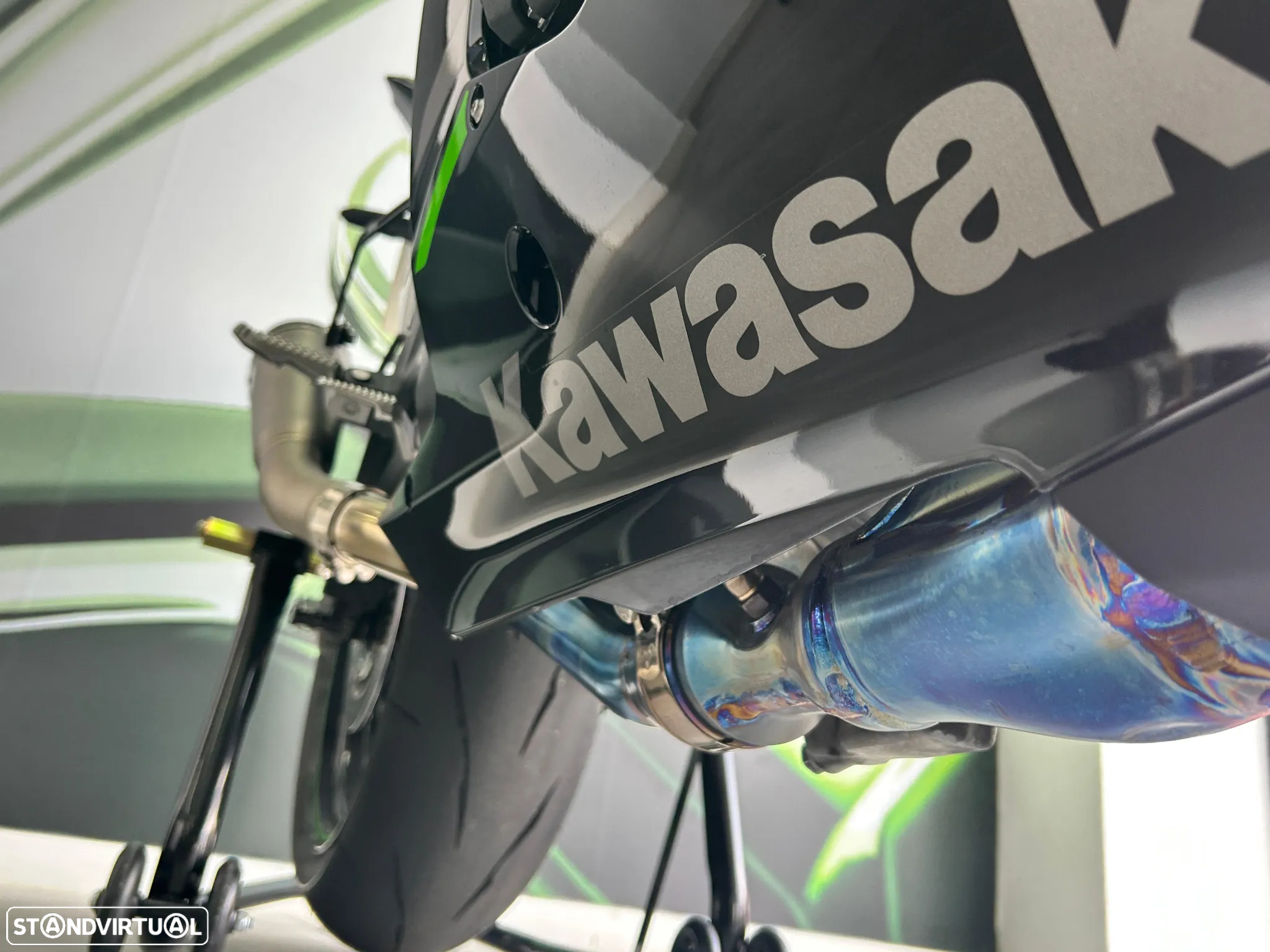 Kawasaki Ninja ZX-R - 16
