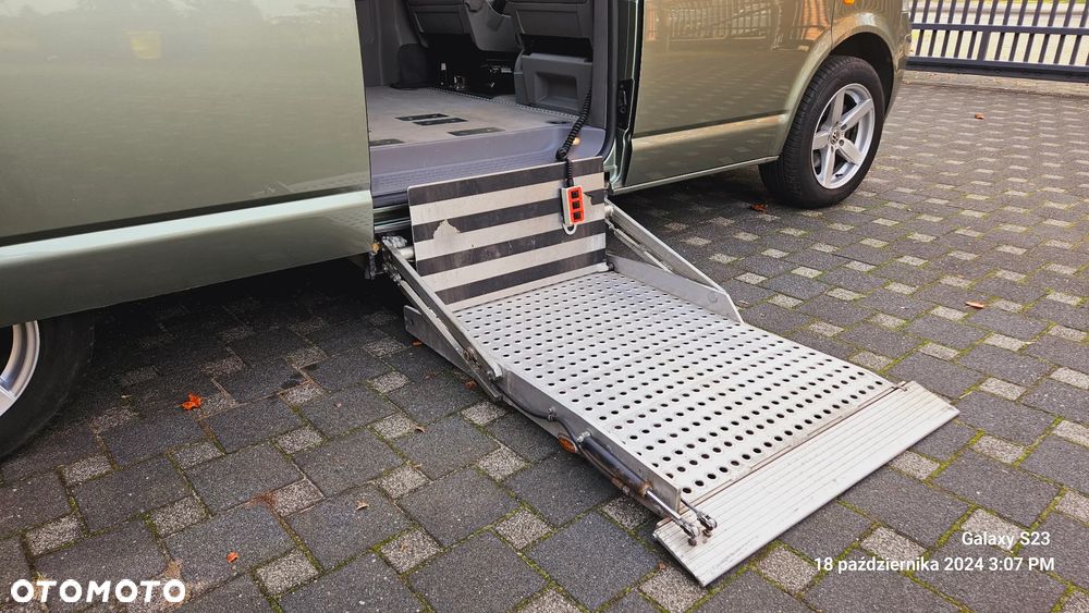 Volkswagen Caravelle - 10