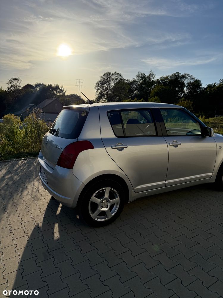 Suzuki Swift 1.3 GS / Premium 4WD - 5