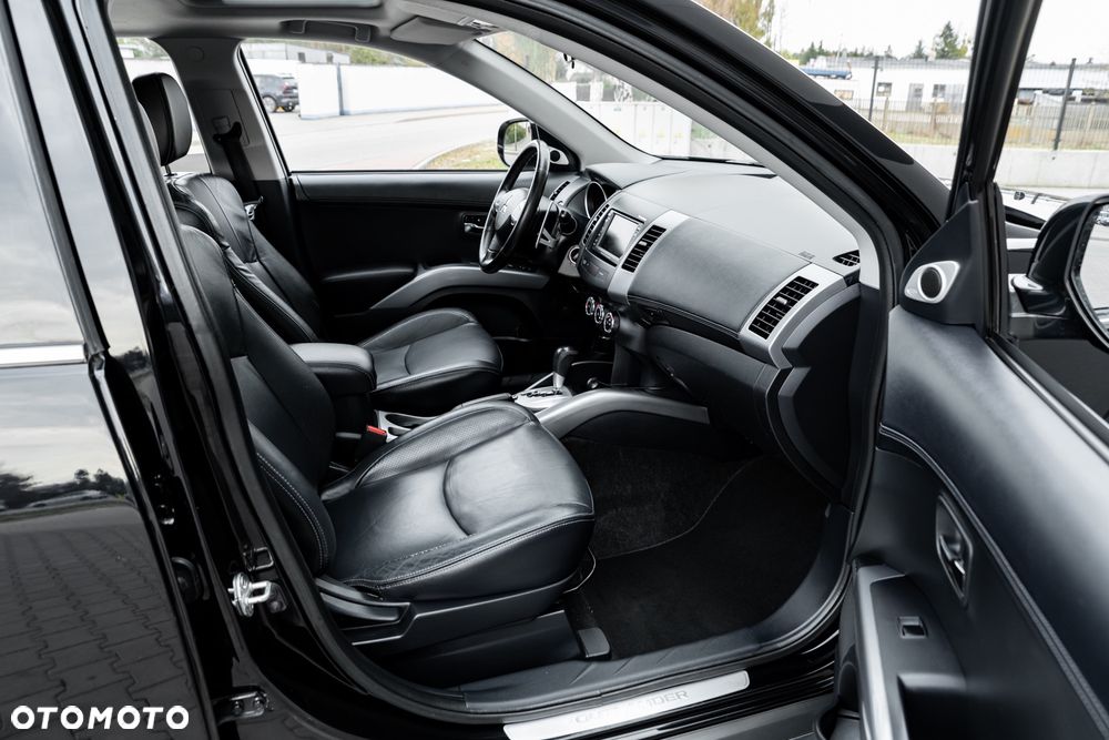 Mitsubishi Outlander 2.4 4WD CVT Intense - 24