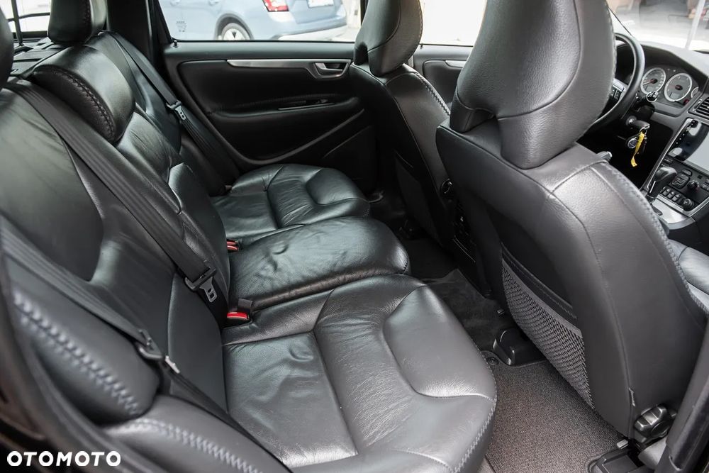 Volvo XC 70 D5 AWD Kinetic - 27