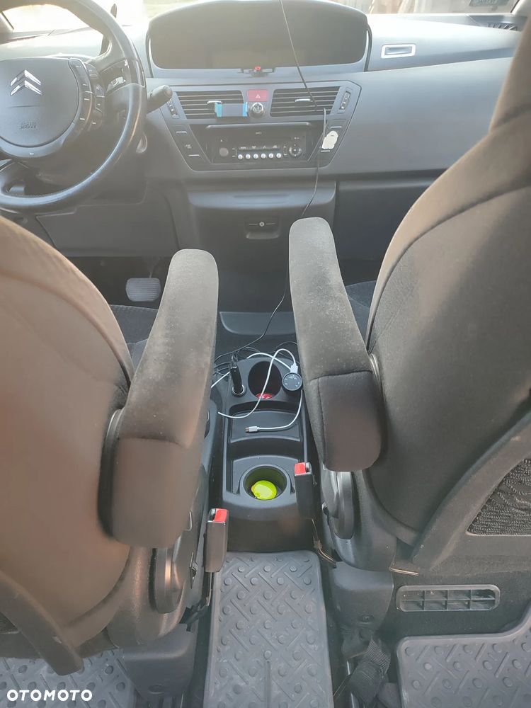 Citroën C4 Grand Picasso 2.0 16V Exclusive - 26