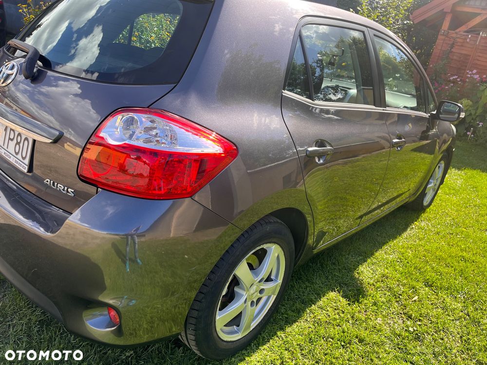 Toyota Auris 1.4 D-4D - 10