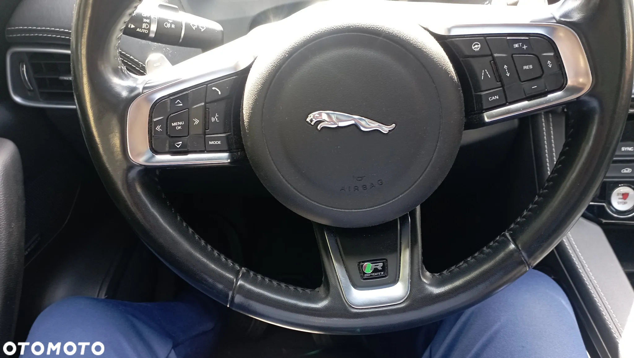 Jaguar F-Pace 2.0 i4D AWD R-Sport - 11