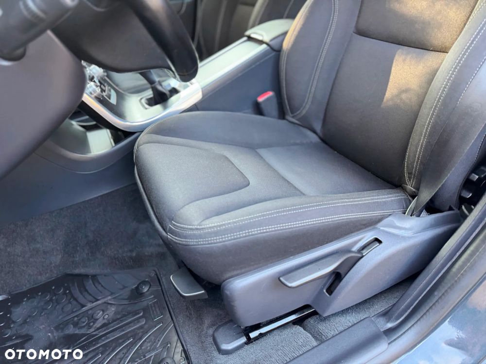 Volvo V60 D4 Momentum - 23