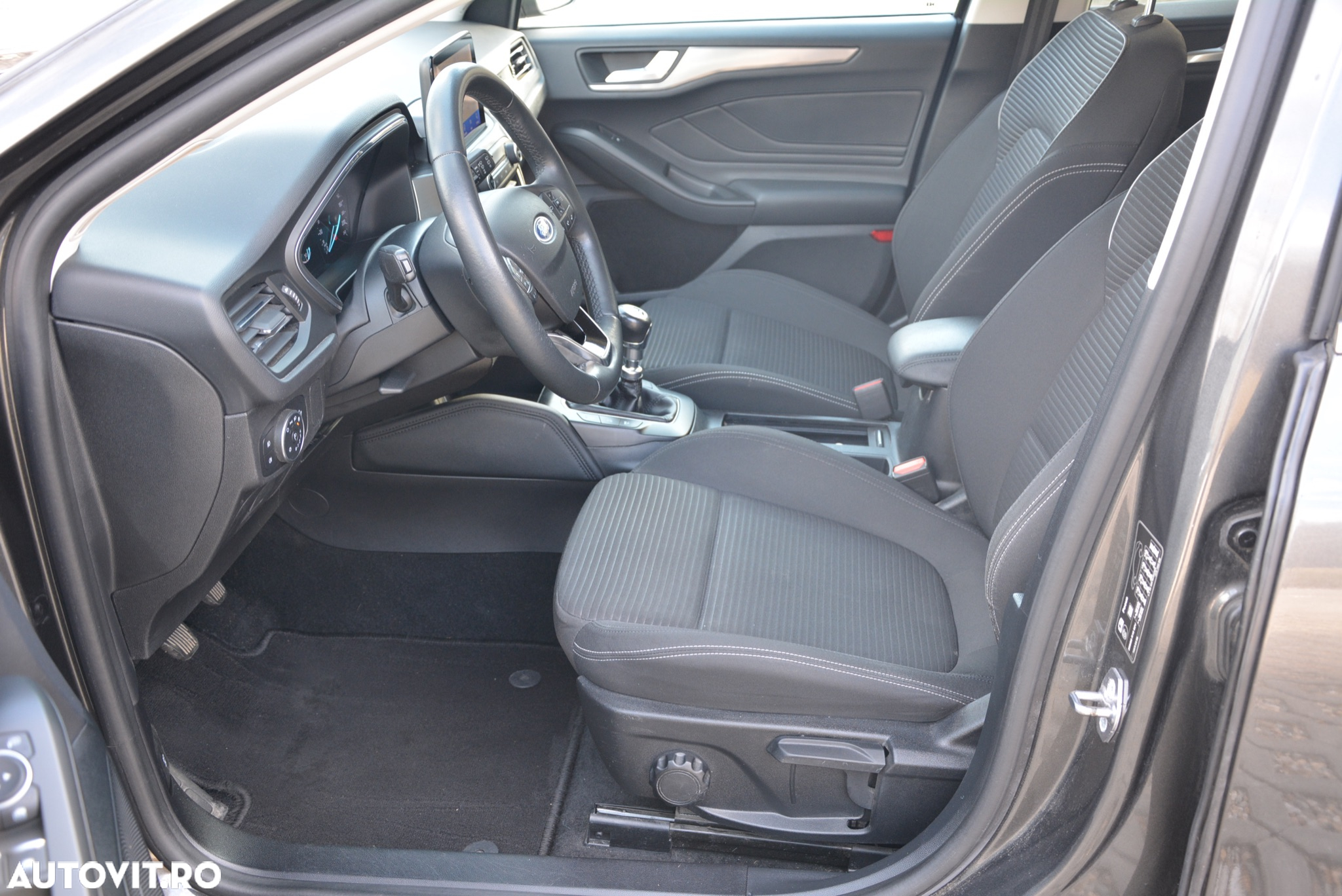 Ford Focus Turnier 1.5 EcoBlue Start-Stopp-System TITANIUM X - 9