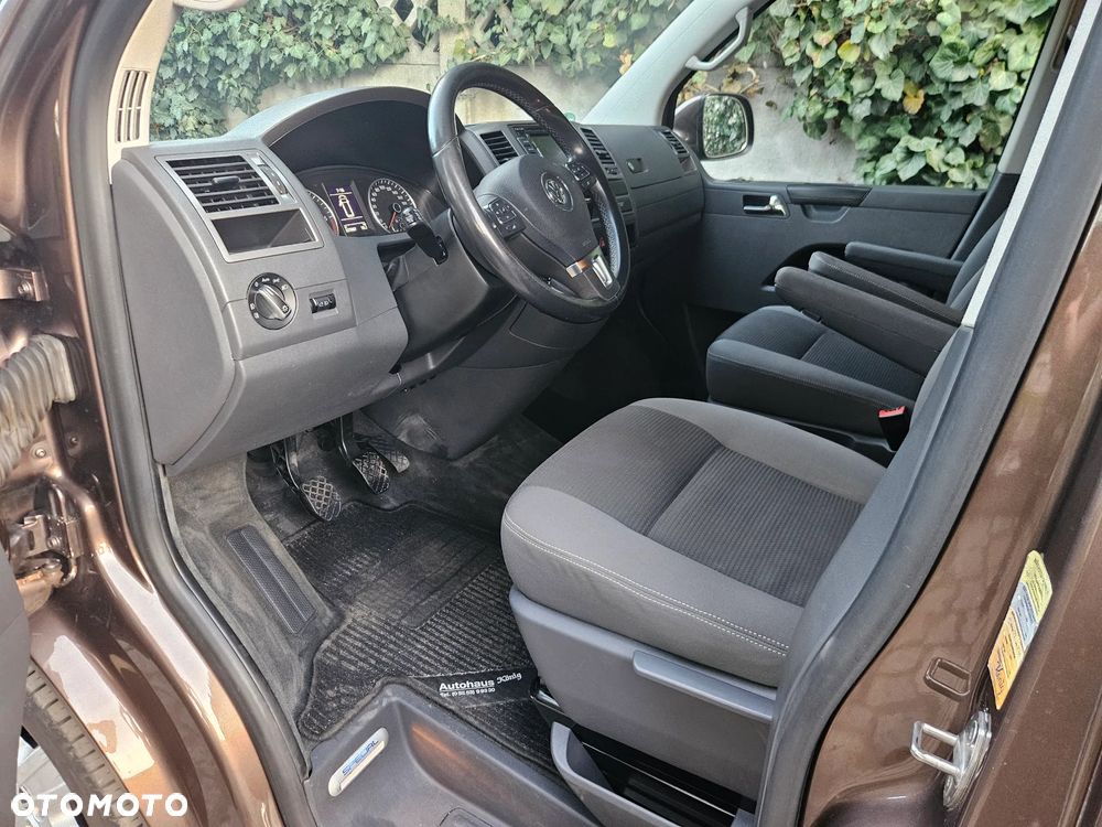 Volkswagen Multivan - 9