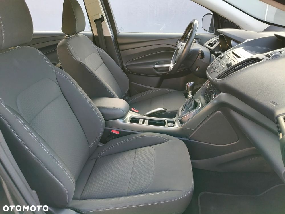 Ford Kuga - 16